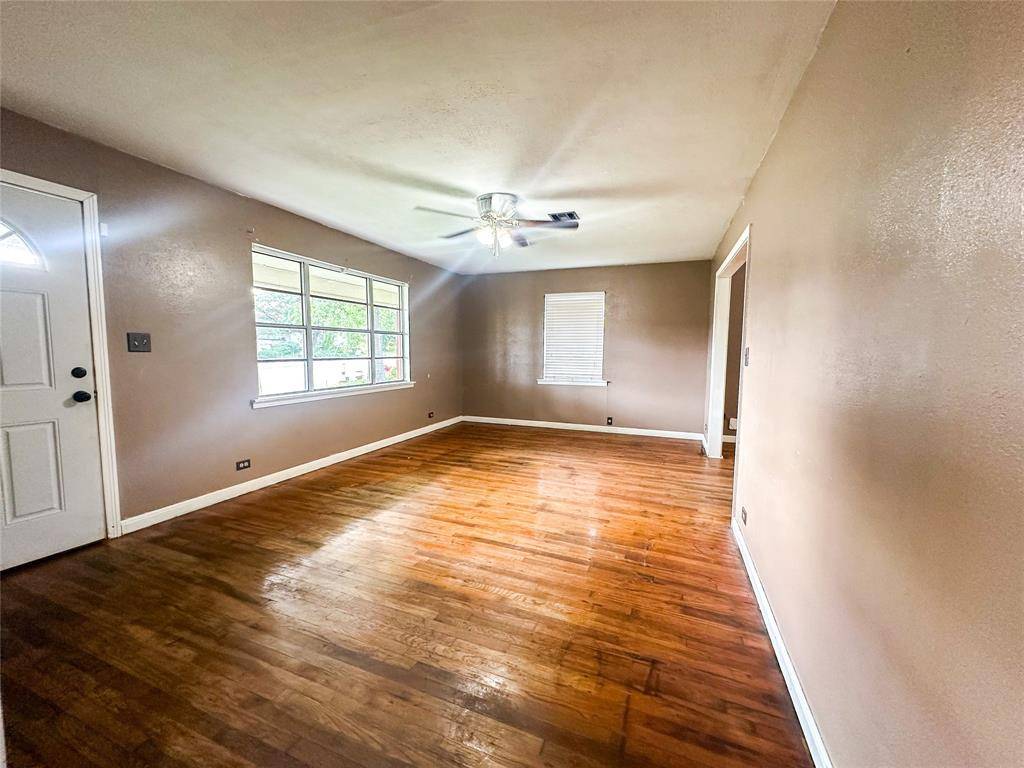 Franklin, TX 77856,407 Bremond Street