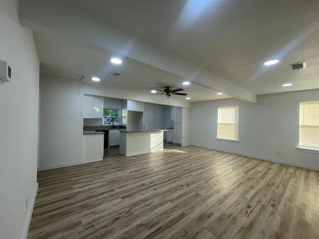 2512 E Overton Road, Dallas, TX 75216