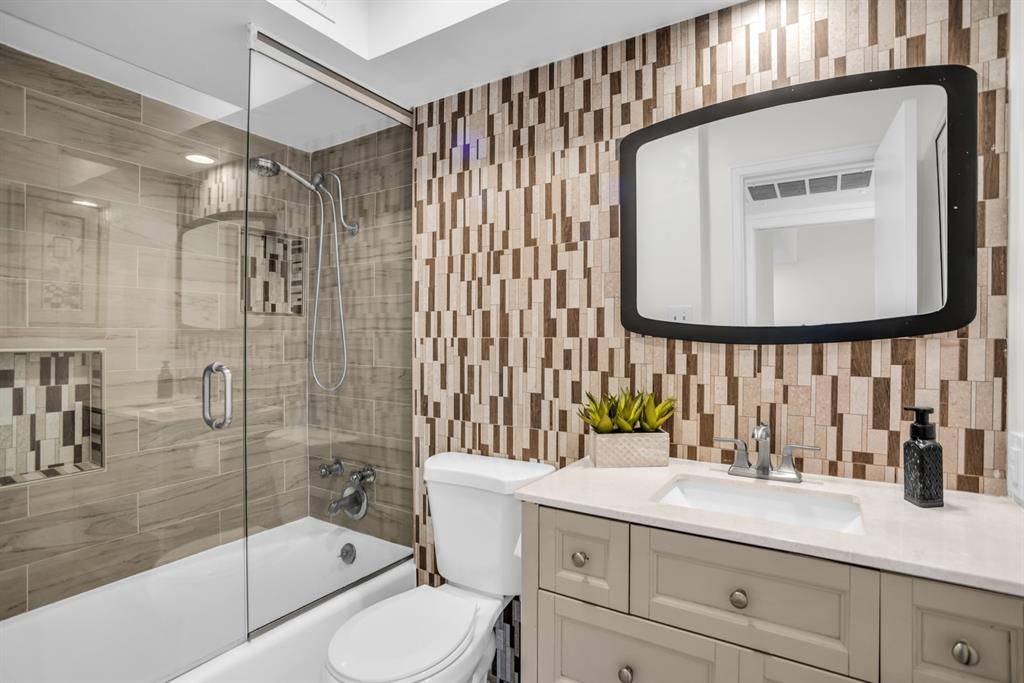 Dallas, TX 75230,11306 Park Central Place #D