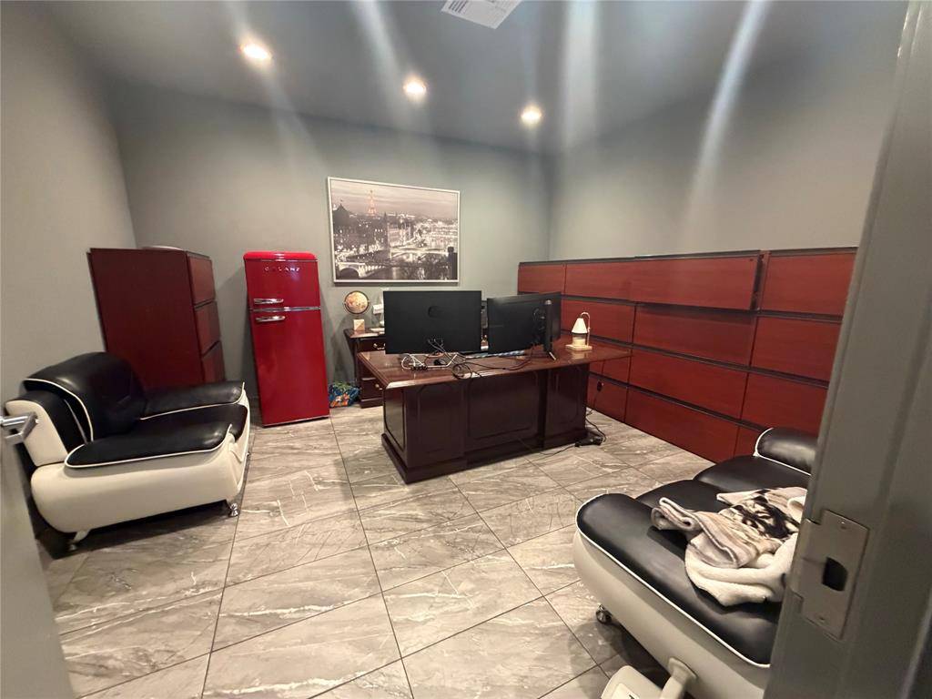 Dallas, TX 75229,11252 Goodnight Lane