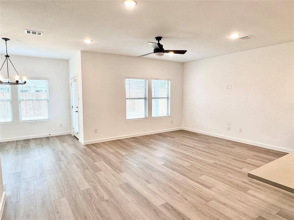 Van Alstyne, TX 75495,535 Meadowlark Drive