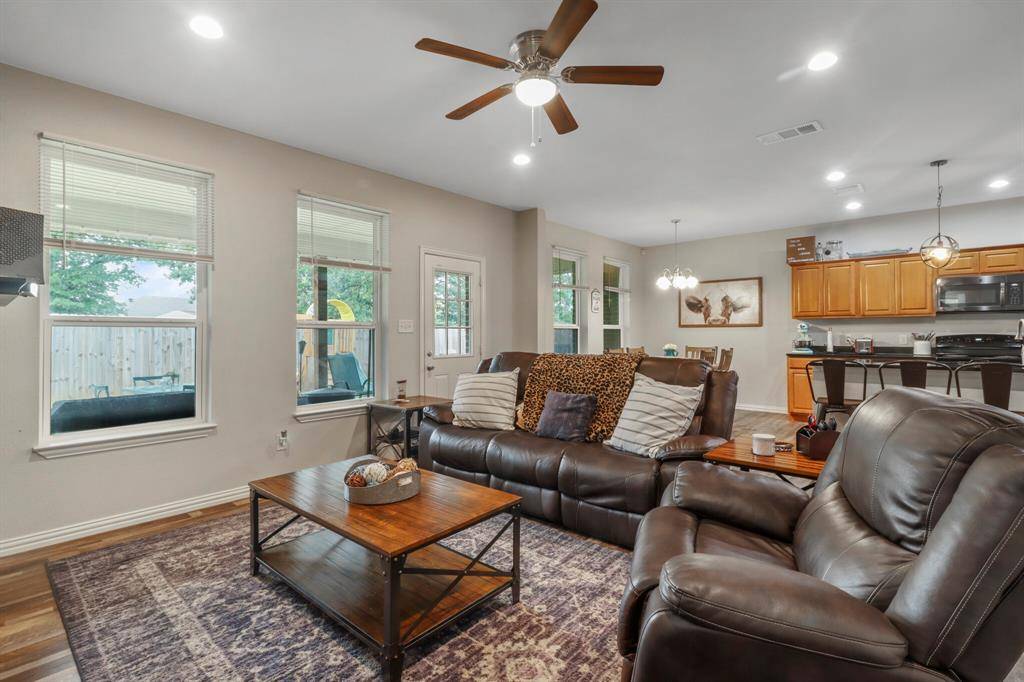 605 Madeline Court, Azle, TX 76020