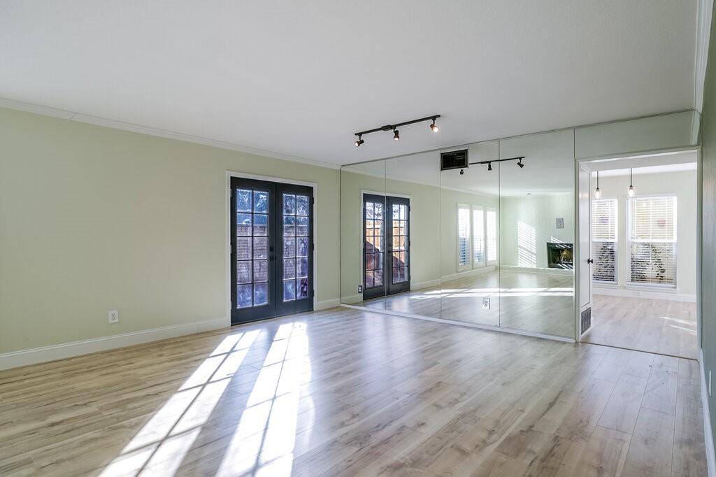 Bedford, TX 76021,410 Carolyn Drive