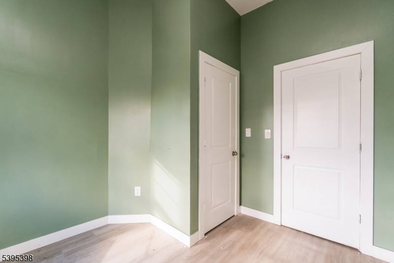 71 W Alpine St, Newark City, NJ 07108