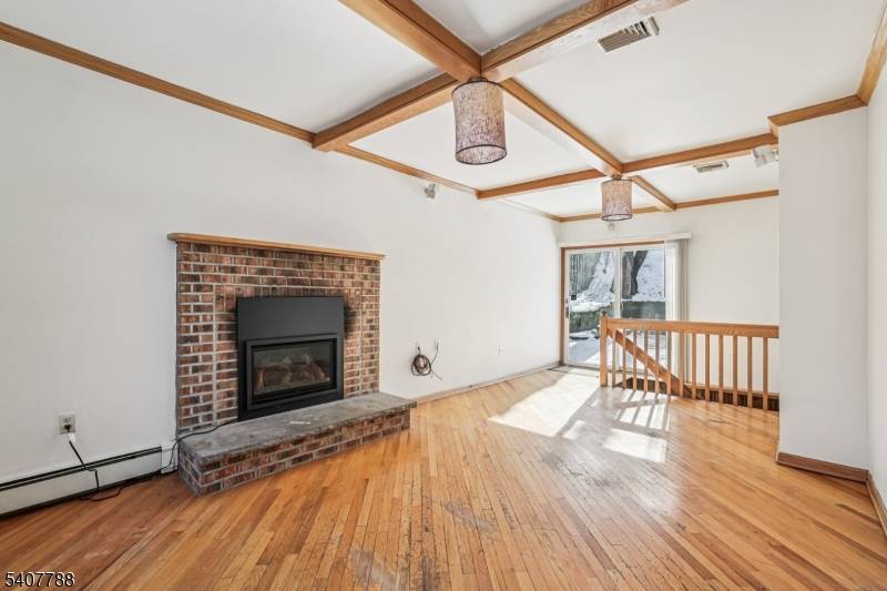 Hopatcong Boro, NJ 07843,286 Carentan Rd