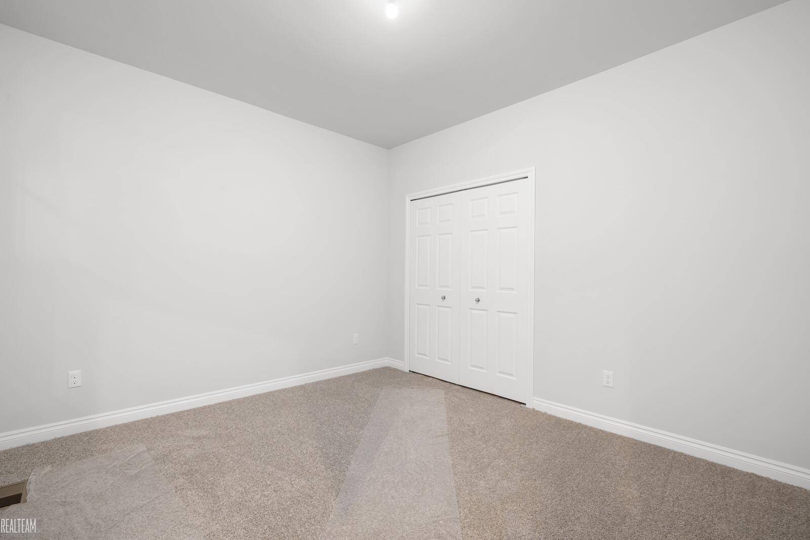 Chesterfield, MI 48047,48832 Birmingham DR