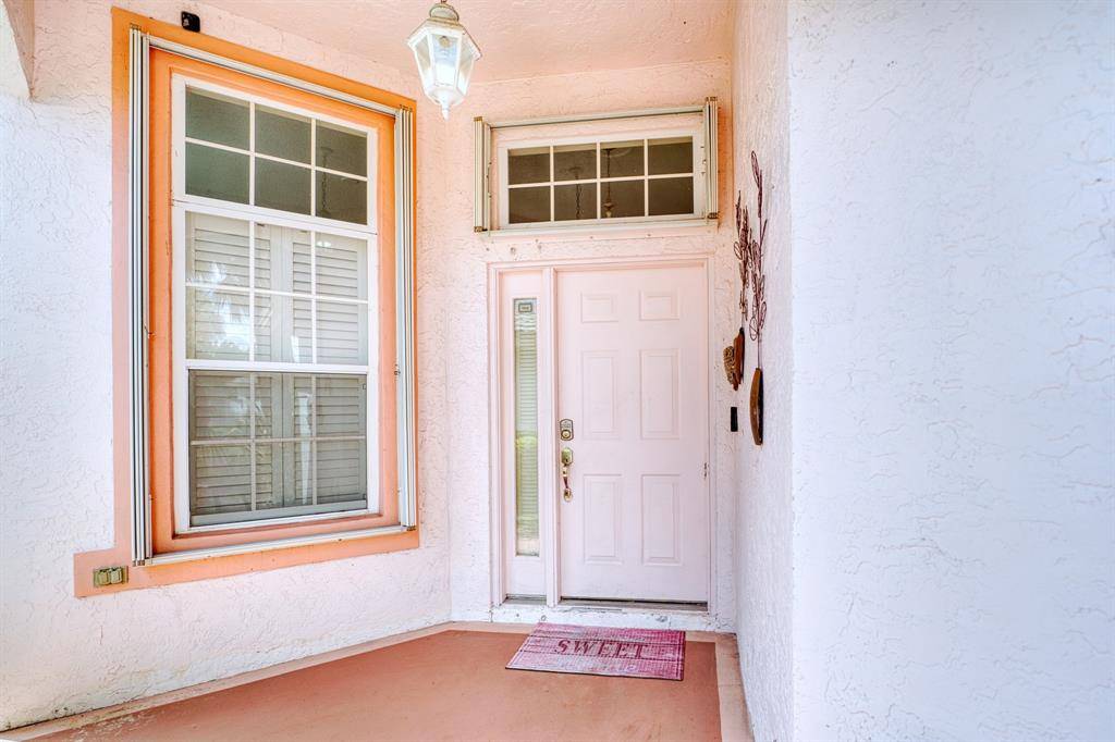 Greenacres, FL 33413,2824 Waters Edge Cir