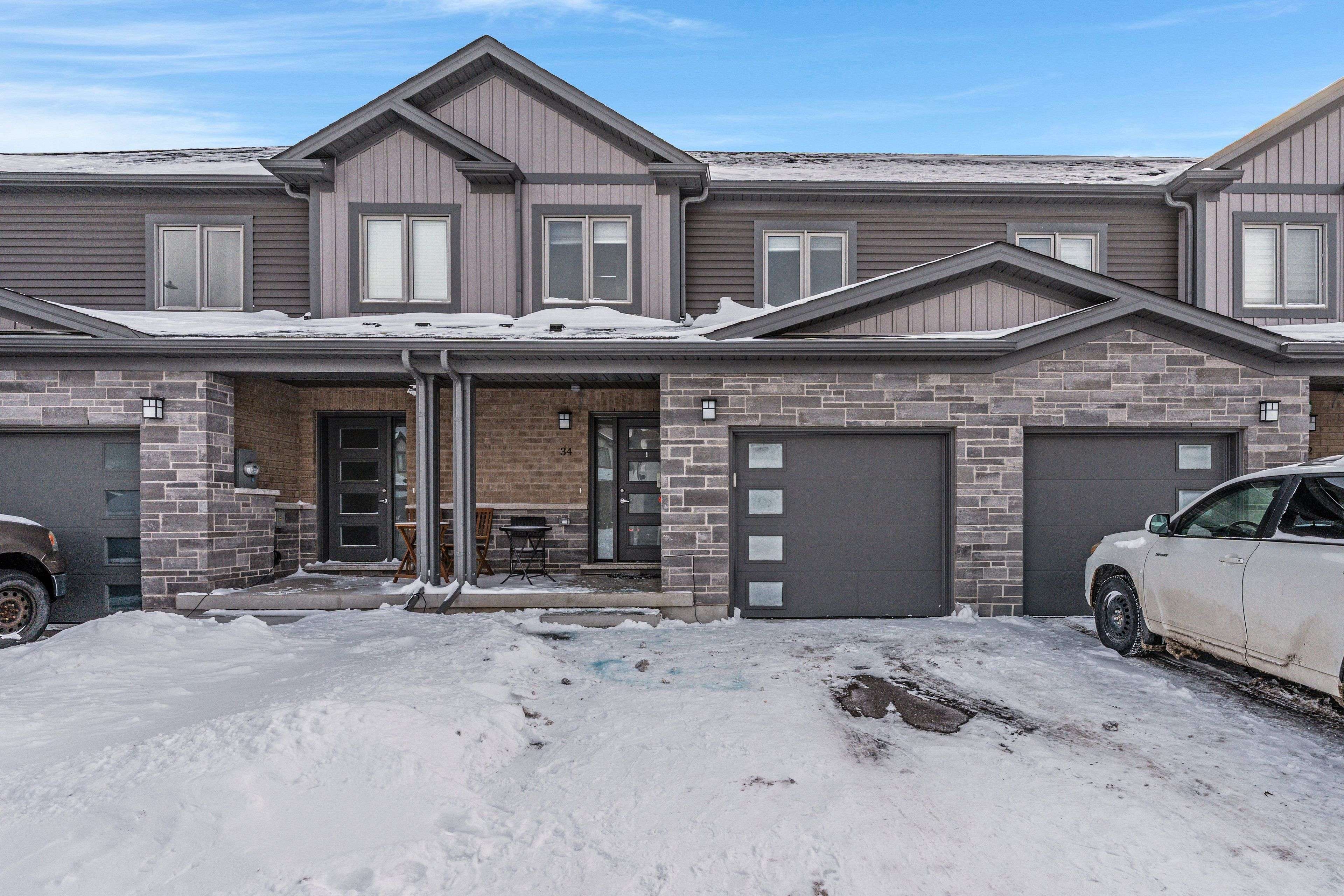 Cambridge, ON N1R 0B9,34 Nieson ST