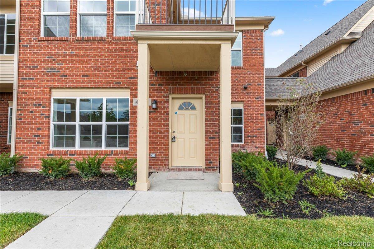 Canton, MI 48188,48510 Bridge Way #563