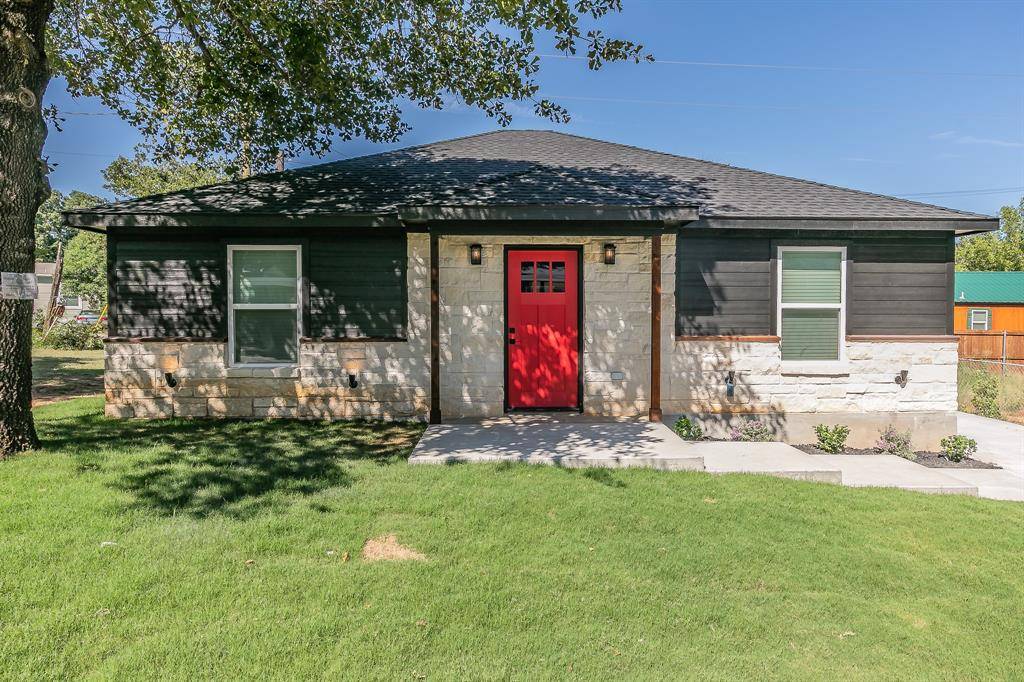 Alvarado, TX 76009,105 Red Oak Street