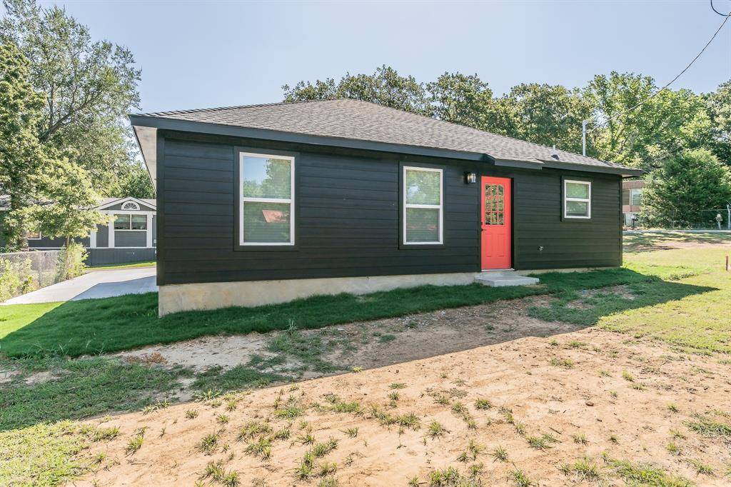 Alvarado, TX 76009,105 Red Oak Street