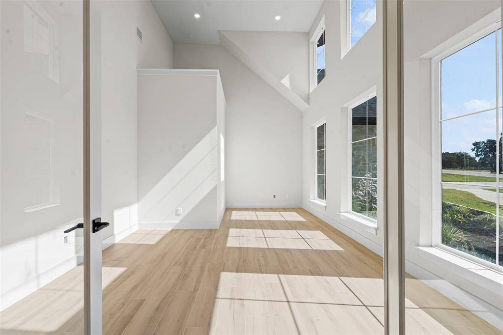 Burleson, TX 76028,305 Mint Ridge Drive