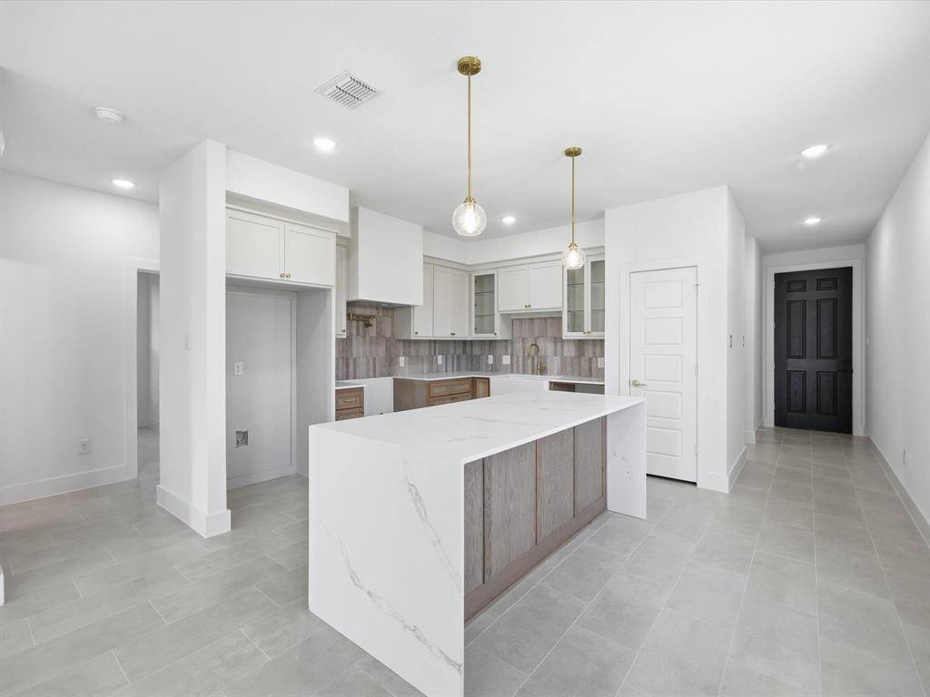 Fort Worth, TX 76104,1254 E Jefferson Avenue