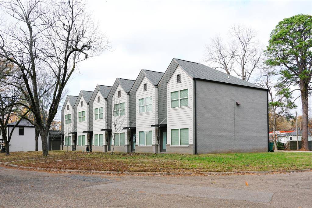 Texarkana, TX 75503,806 W 32nd Street