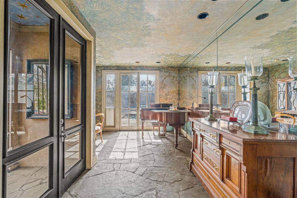 Fort Worth, TX 76107,2410 Halloran Street