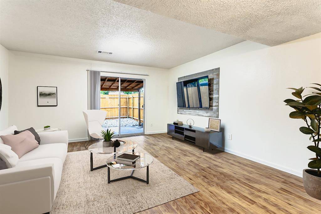 Grapevine, TX 76051,826 Wildwood Lane