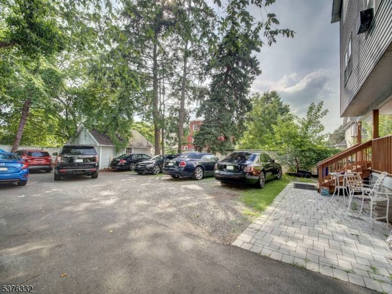 725 N Wood Ave, Linden City, NJ 07036