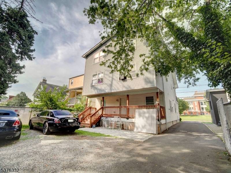 725 N Wood Ave, Linden City, NJ 07036