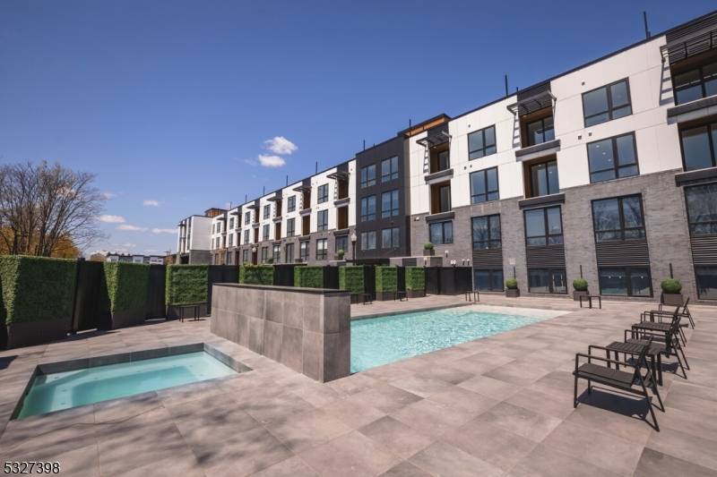 Westfield Town, NJ 07090,516 North Ave #109