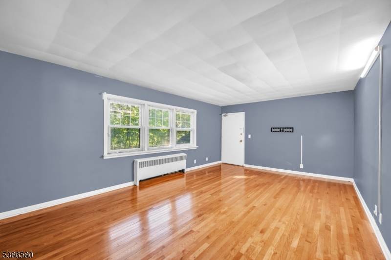 River Edge Boro, NJ 07661,6 gainesborough #1B