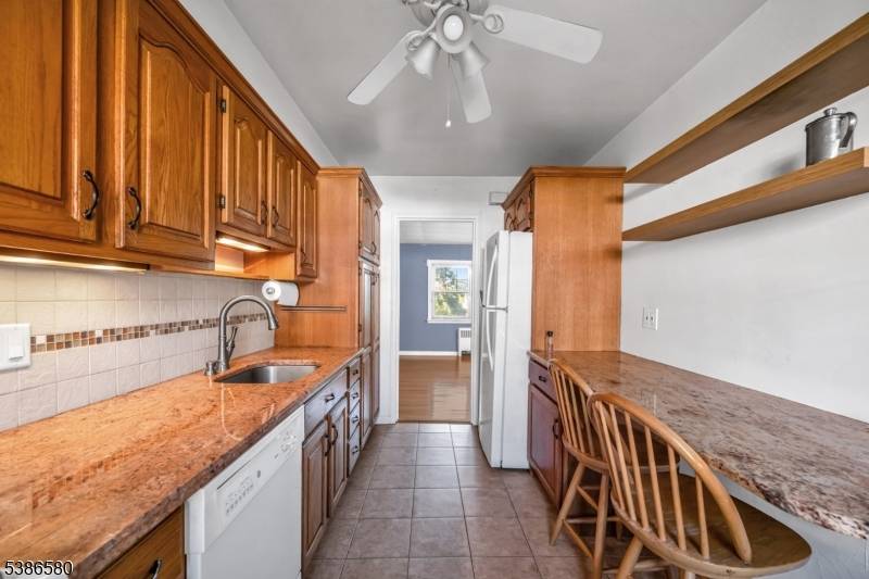 River Edge Boro, NJ 07661,6 gainesborough #1B