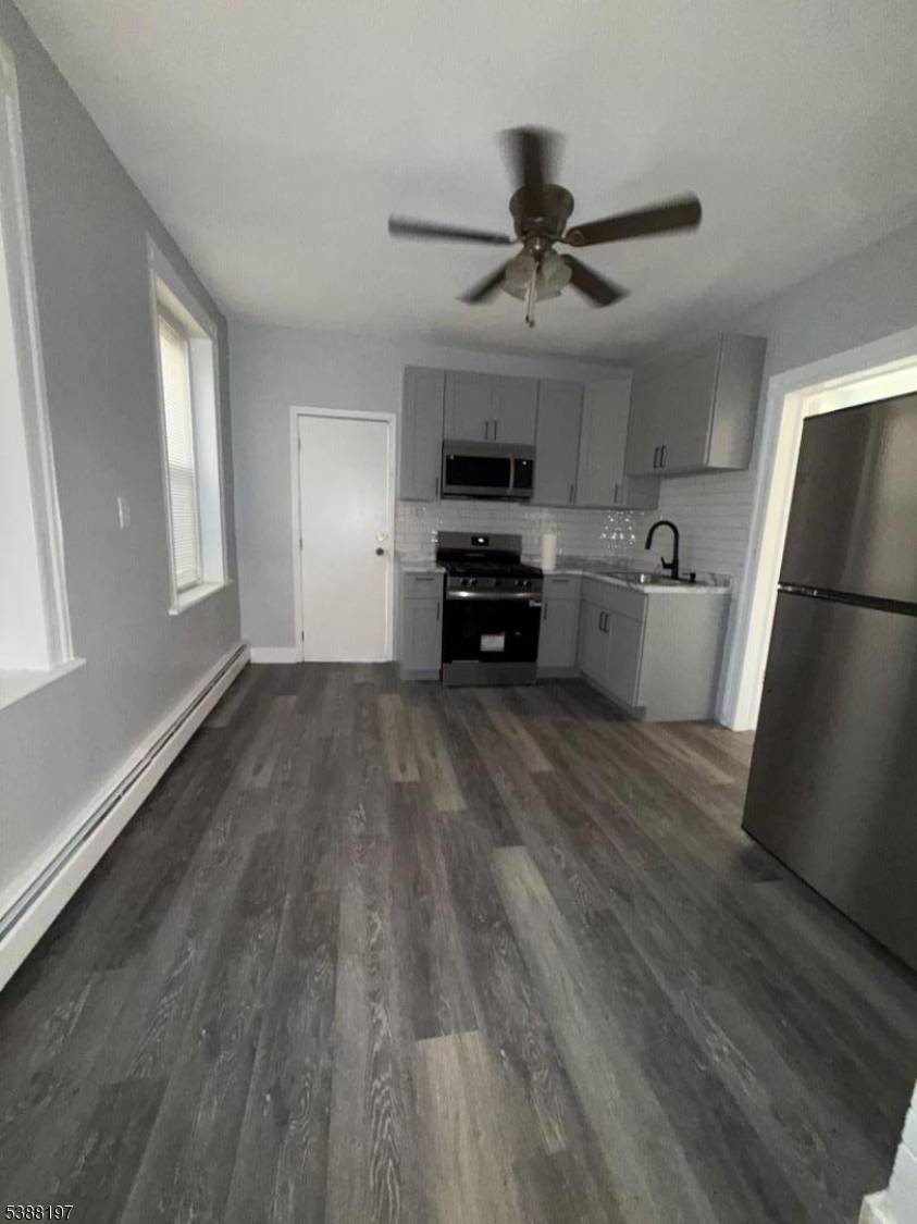 Elizabeth City, NJ 07206,316 Pine St