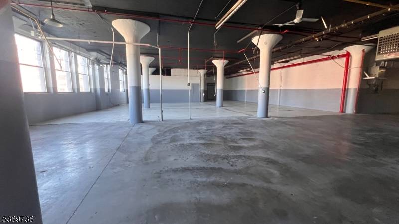 Newark City, NJ 07105,425 Ferry St