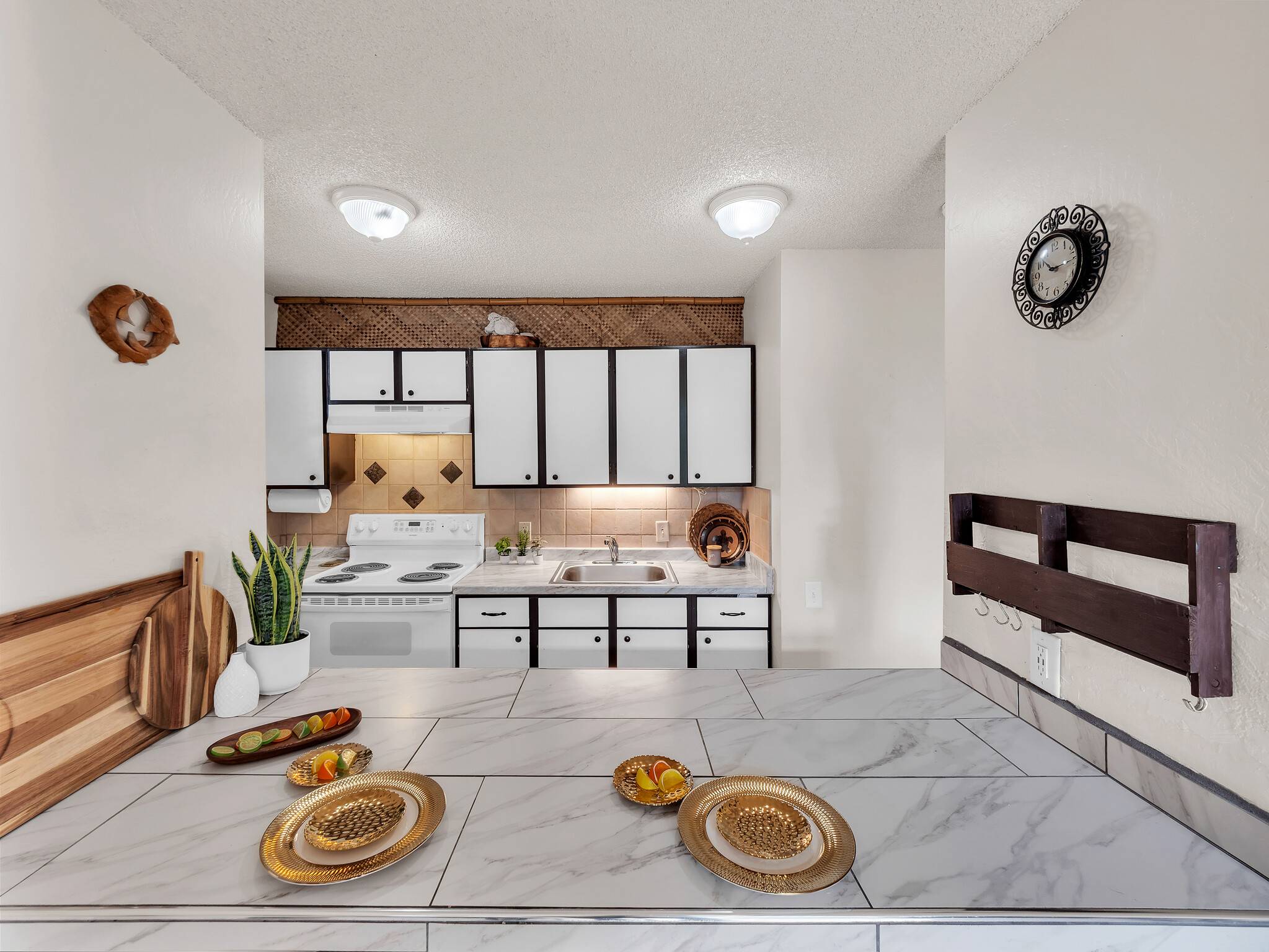 Kailua Kona, HI 96740,76-6246 ALII DR #253