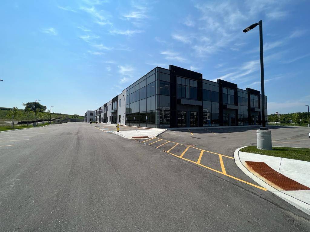 Aurora, ON L4G 3Z8,45 Eric T Smith WAY #5