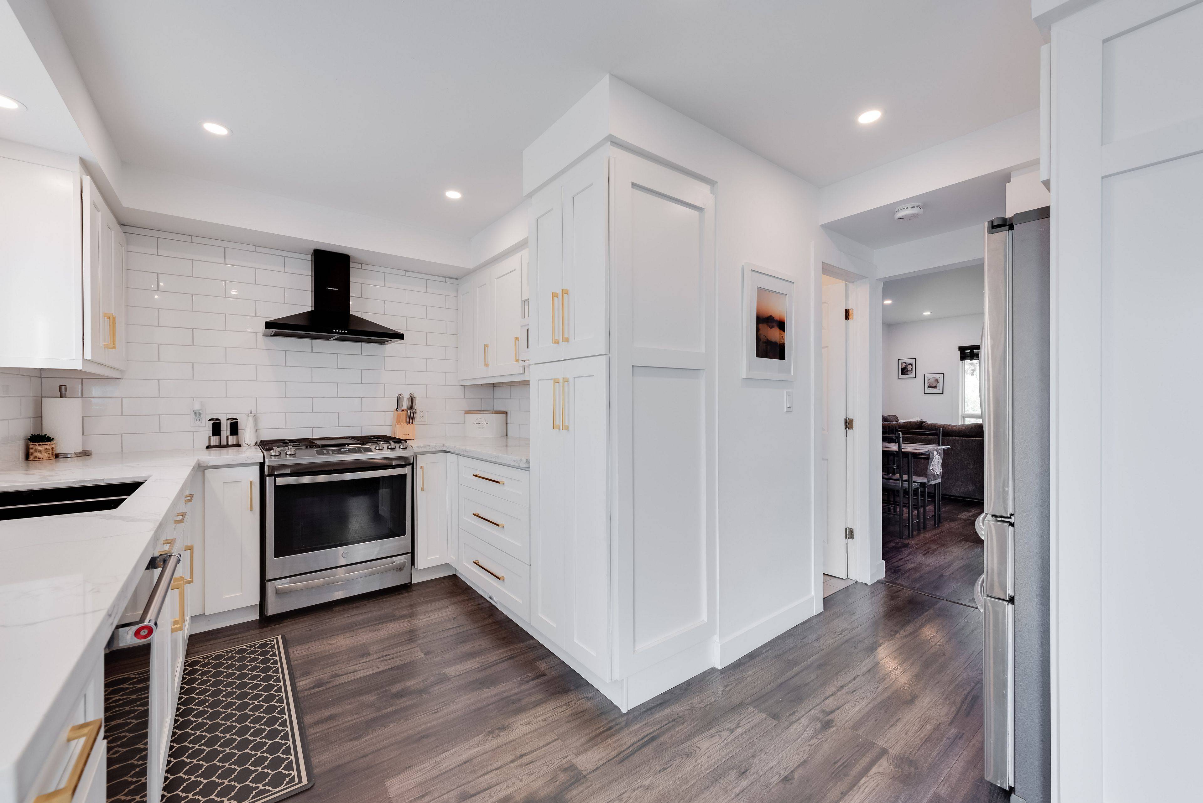 Orillia, ON L3V 5P3,87 Dunlop ST