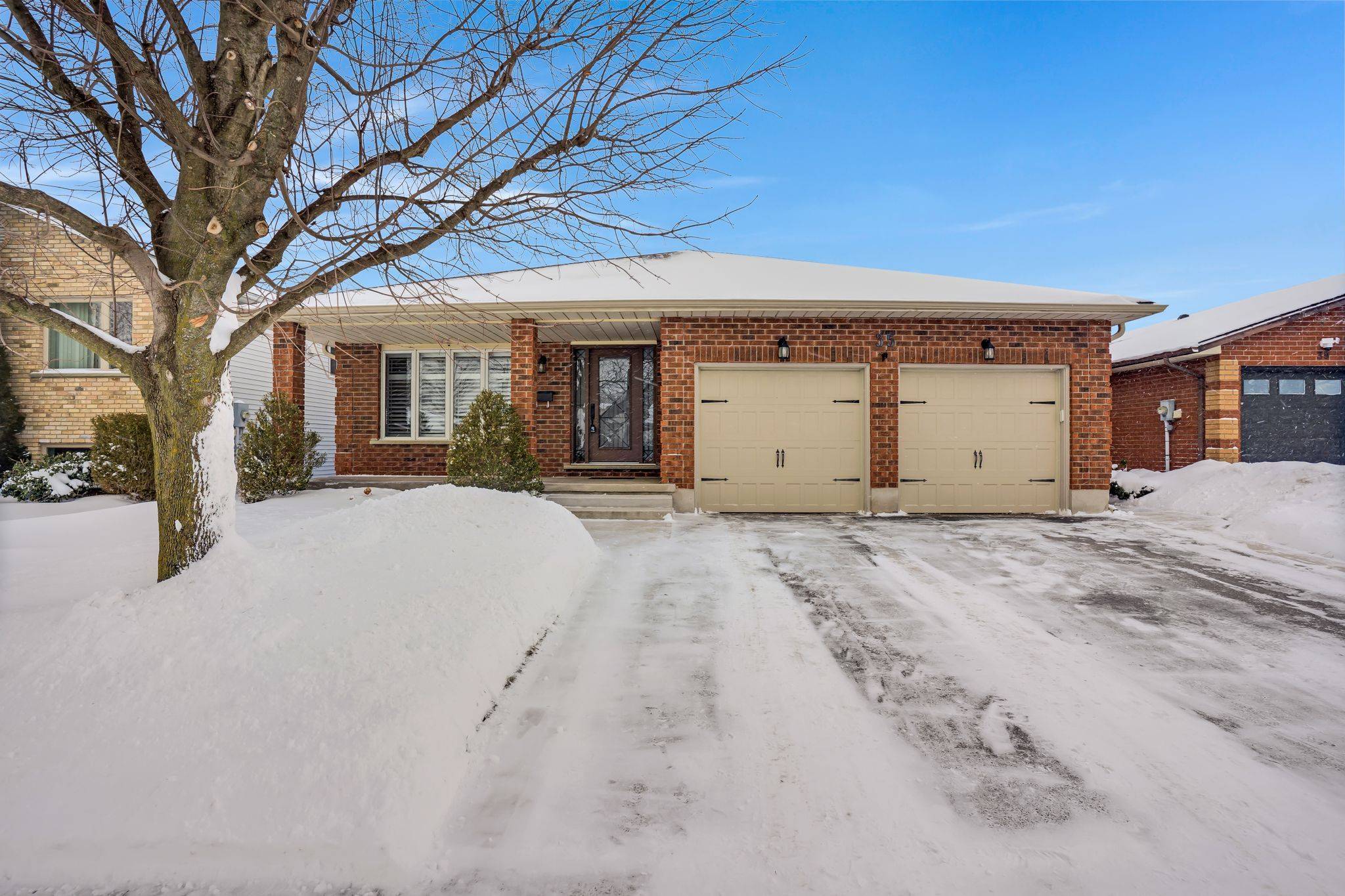 Cambridge, ON N1P 1A3,35 Southview CRES