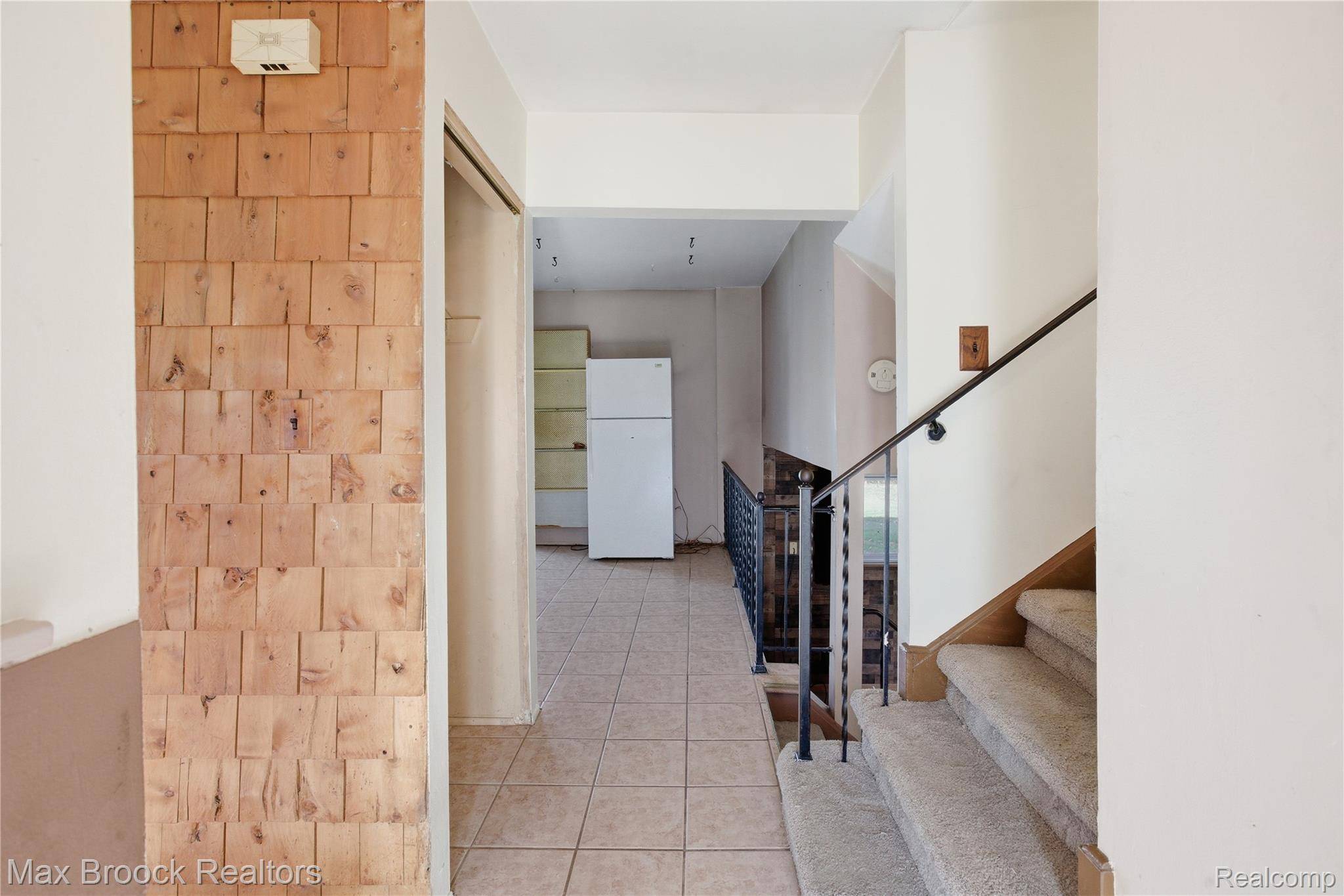 Sterling Heights, MI 48312,8759 Calvert DR