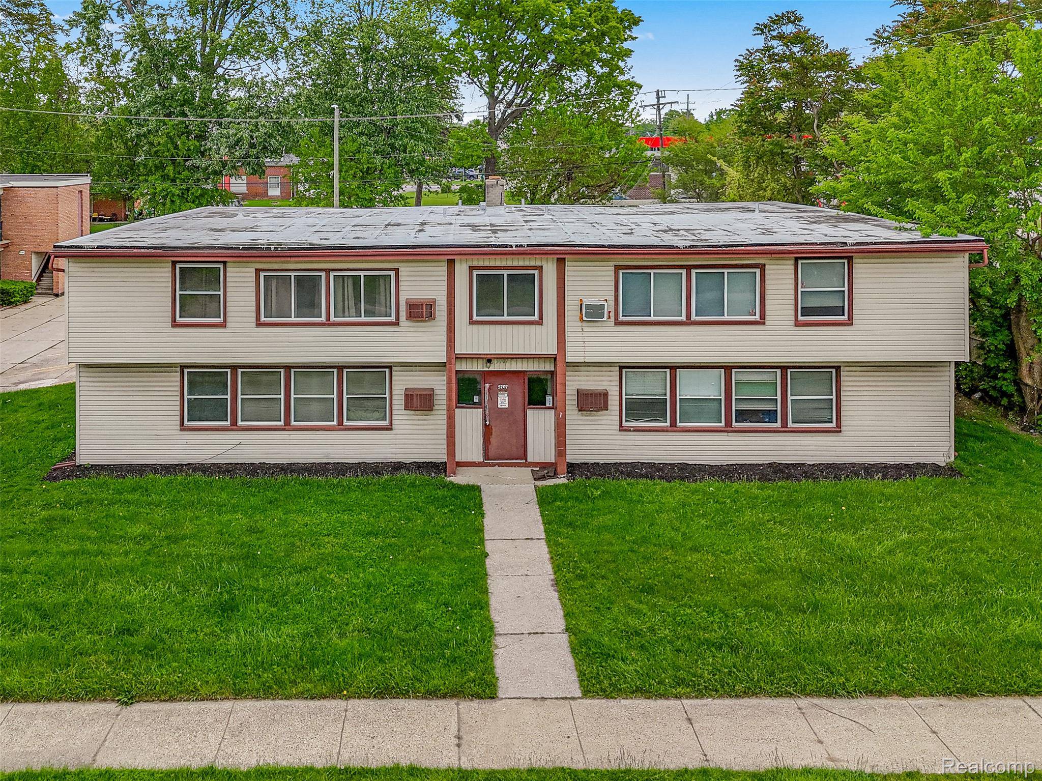 Dearborn, MI 48184,5701-5707 Woodward ST