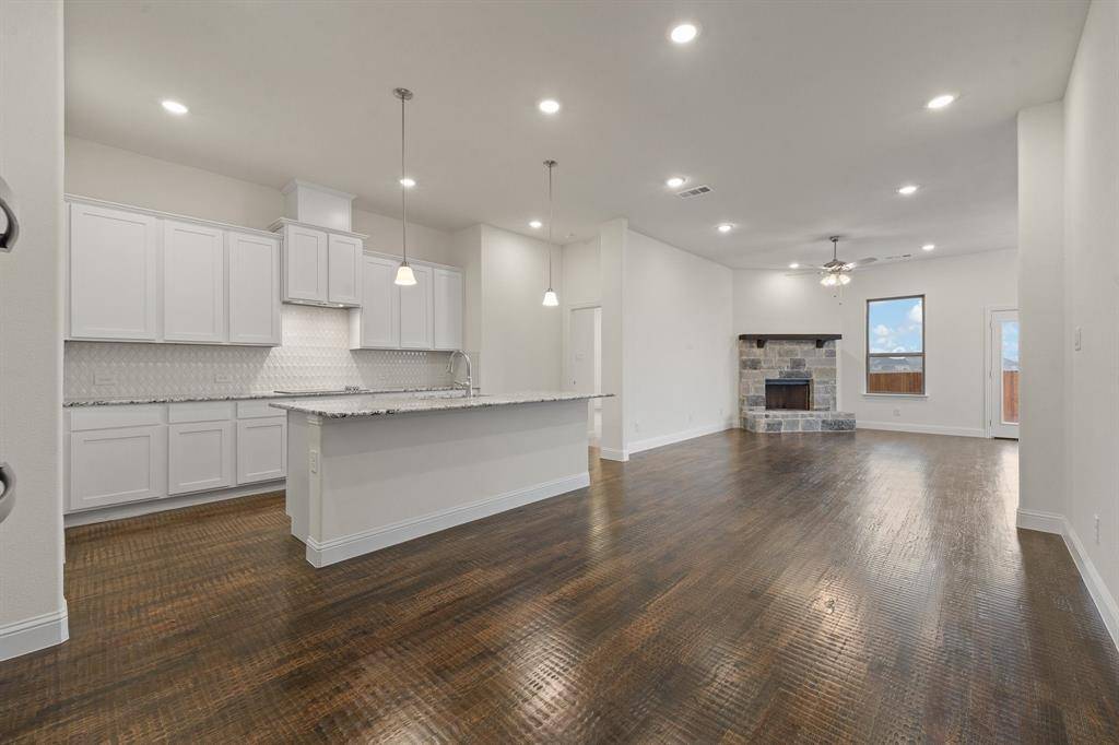 Venus, TX 76084,10309 Livestock Avenue