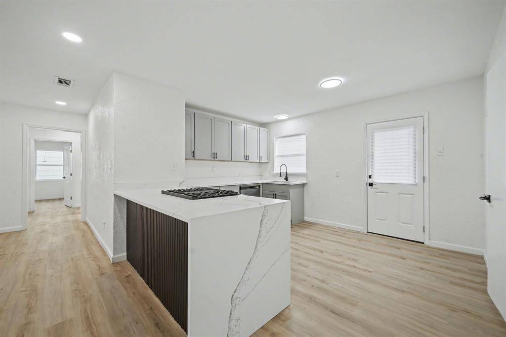 Dallas, TX 75218,11446 Lippitt Avenue