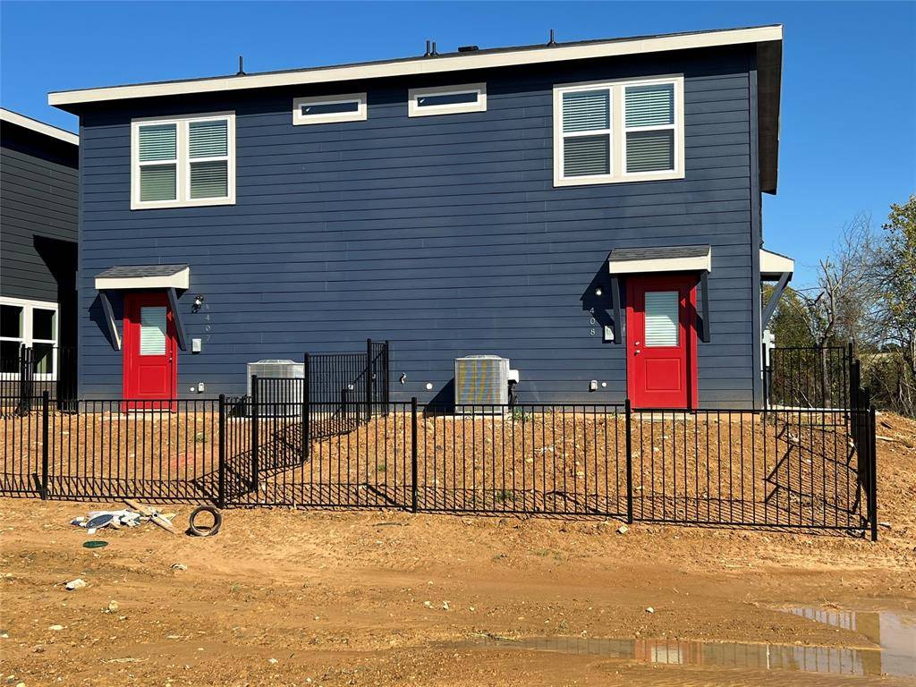 Burleson, TX 76028,3501 E Renfro Street #407