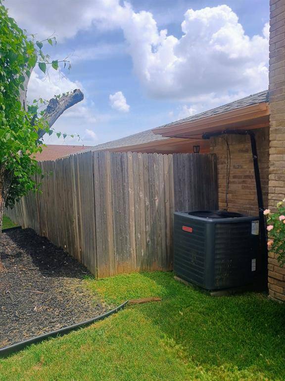 Desoto, TX 75115,1001 Hunters creek