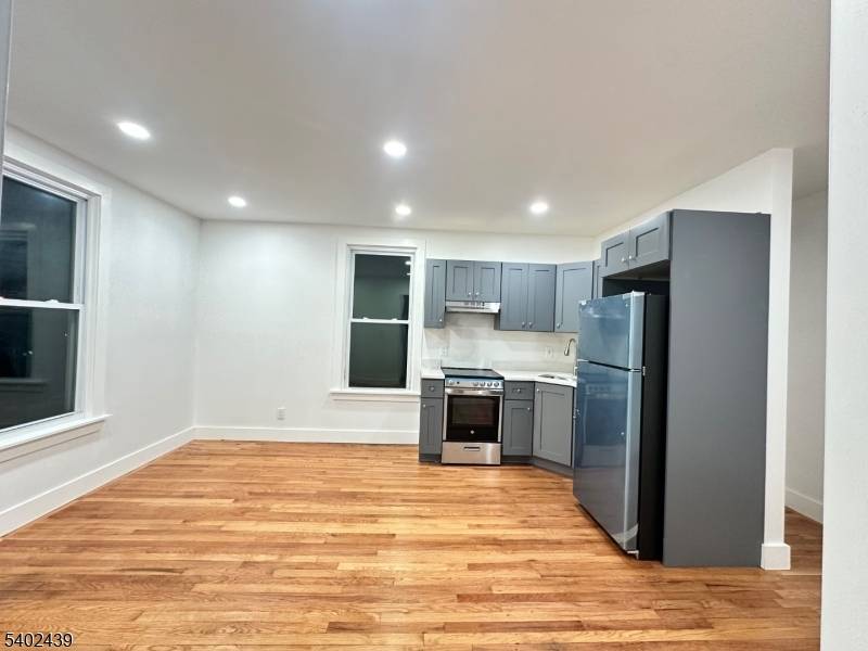 Roselle Boro, NJ 07203,144 W 2Nd Ave #2A