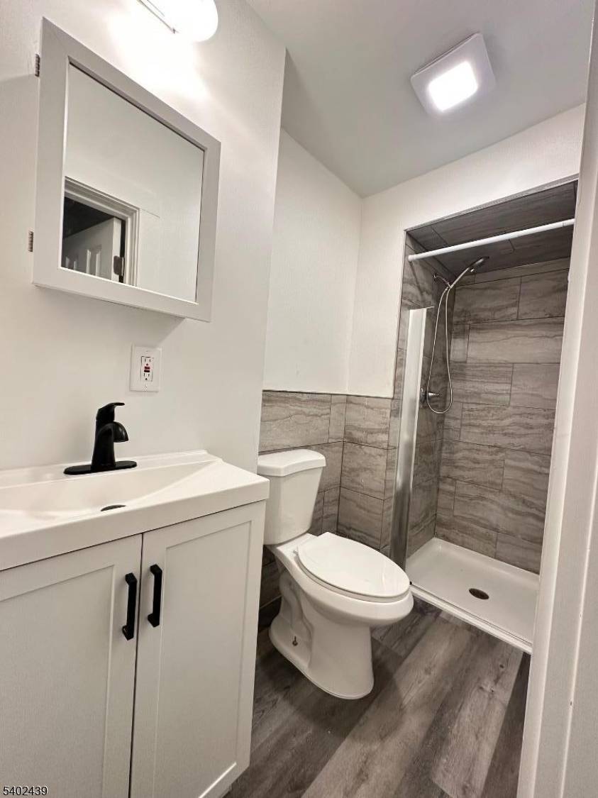 Roselle Boro, NJ 07203,144 W 2Nd Ave #2A