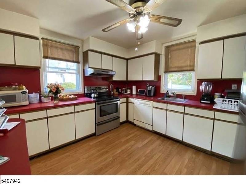 East Rutherford Boro, NJ 07073,15 Hackensack