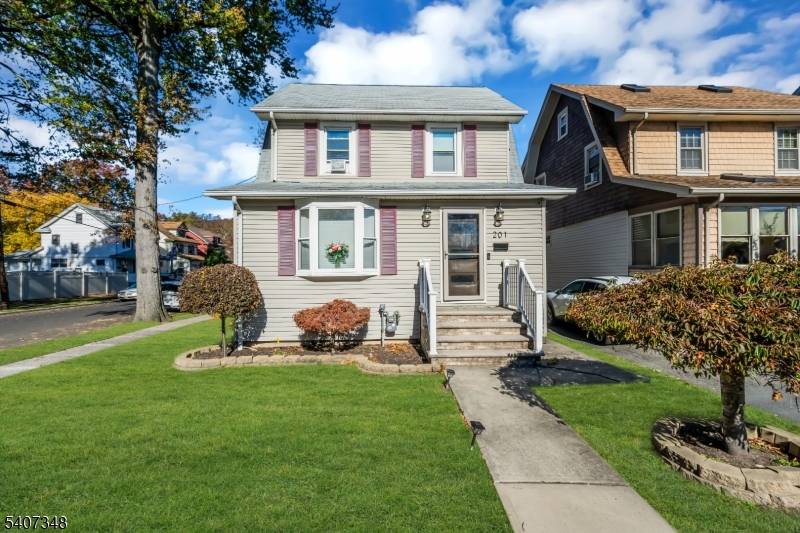 Roselle Park Boro, NJ 07204,201 E Lincoln Ave