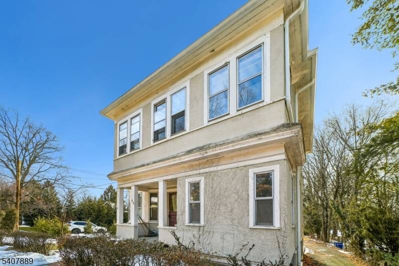 Millburn Twp., NJ 07078,92 Hobart Ave