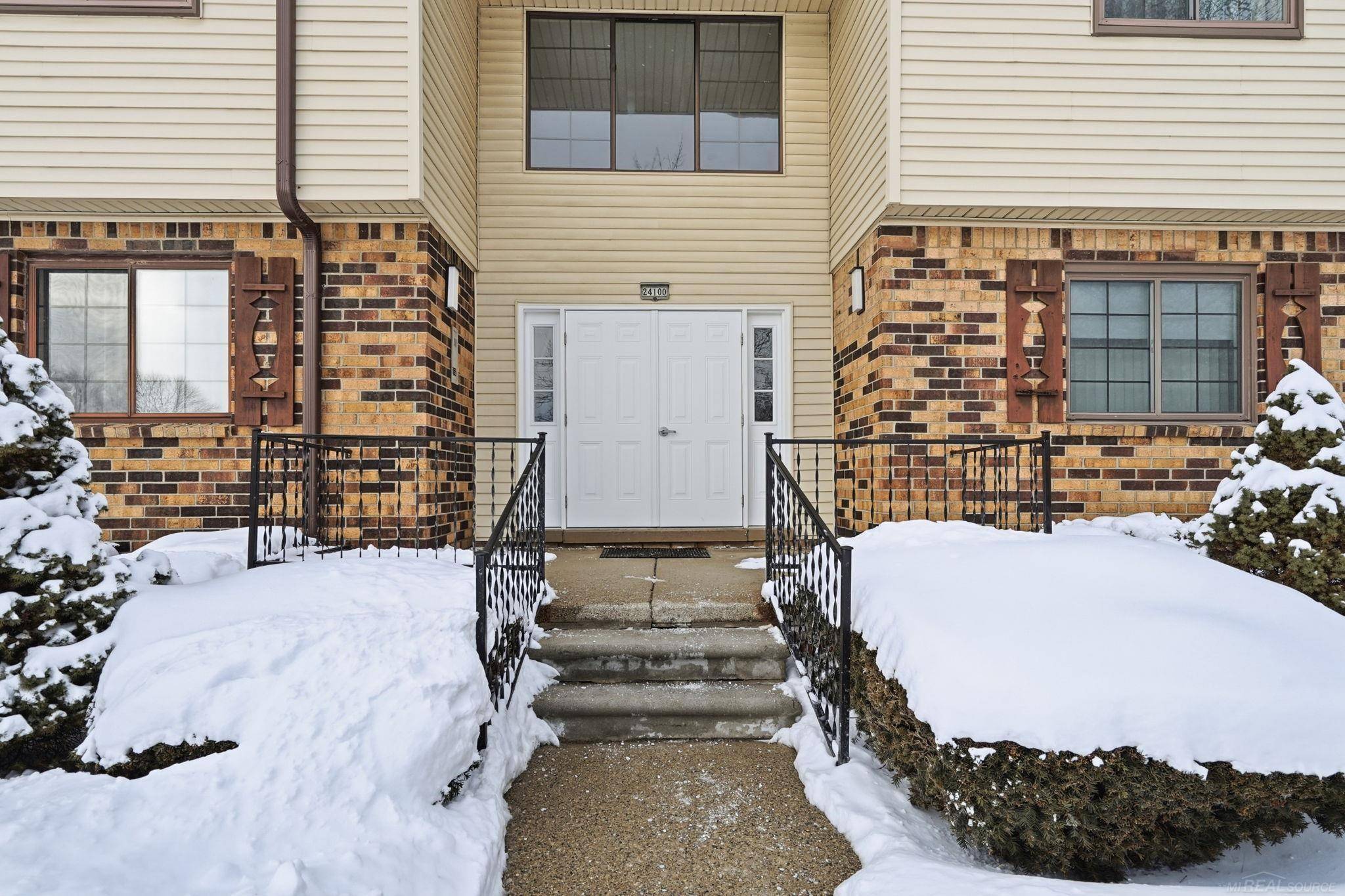 Southfield, MI 48034,24100 Wildbrook CT