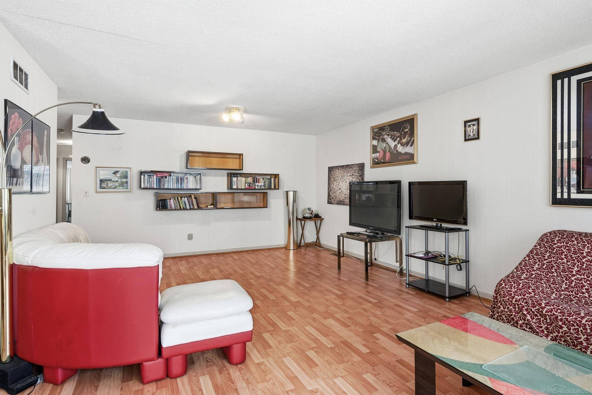 Southfield, MI 48034,24100 Wildbrook CT