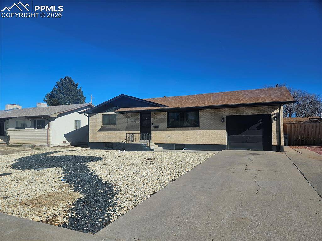 Pueblo, CO 81005,2128 Oakwood LN