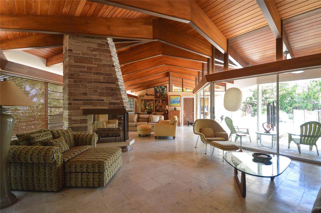 Fort Lauderdale, FL 33305,2132 Bayview Dr