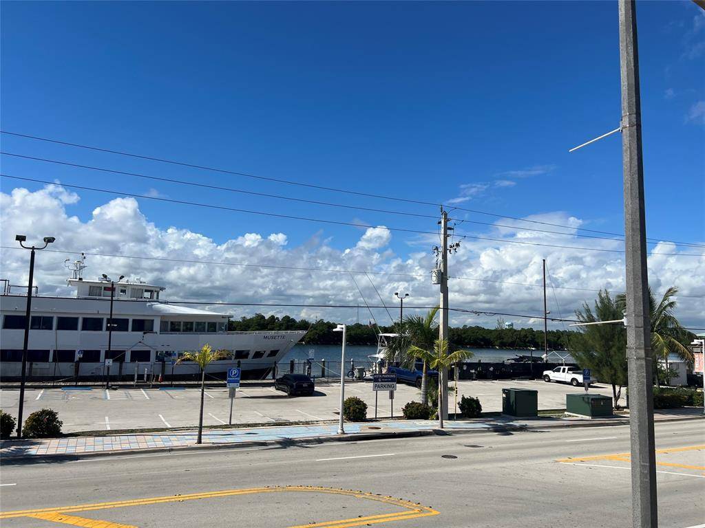 Hollywood, FL 33019,1315 N OCEAN DR #205