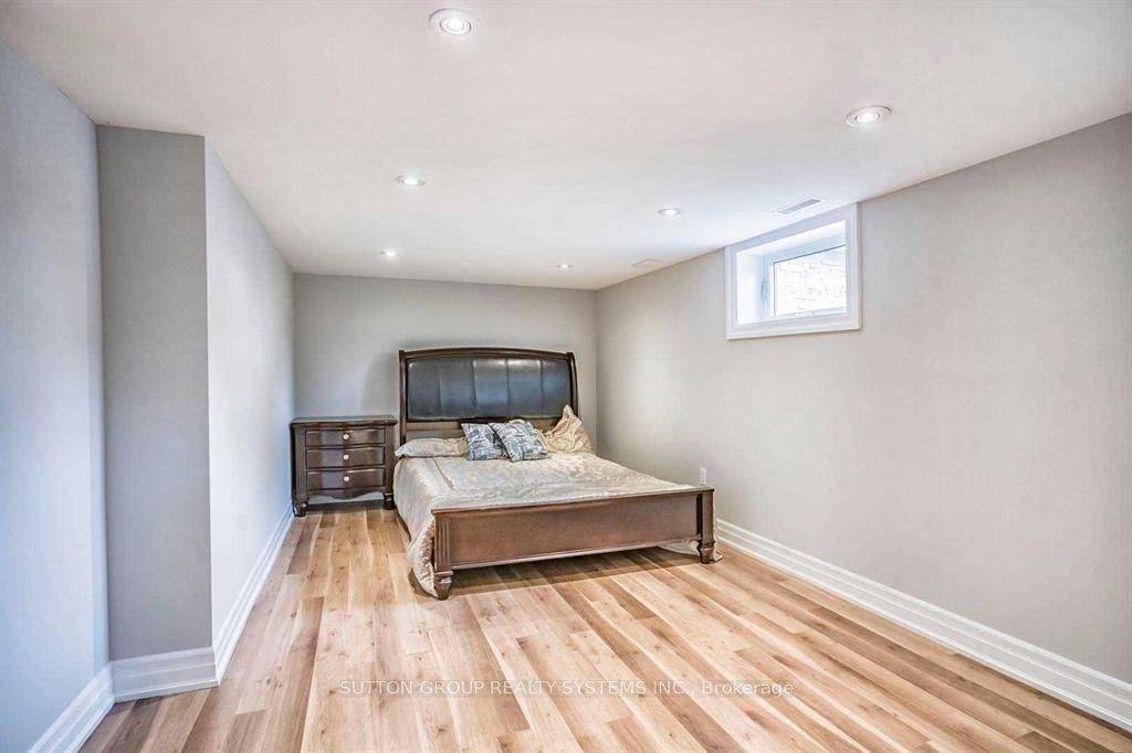 Toronto W08, ON M9C 4P3,115 Rangoon RD #Lower Level