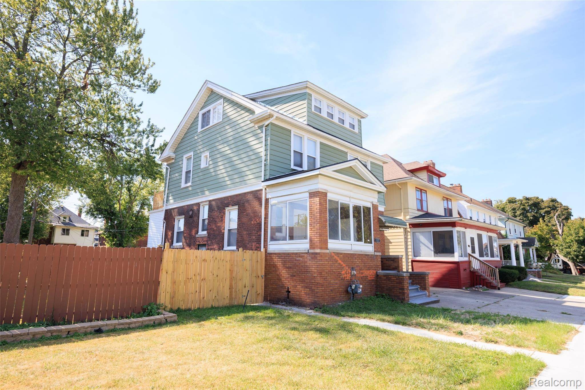 Detroit, MI 48202,737 Webb ST