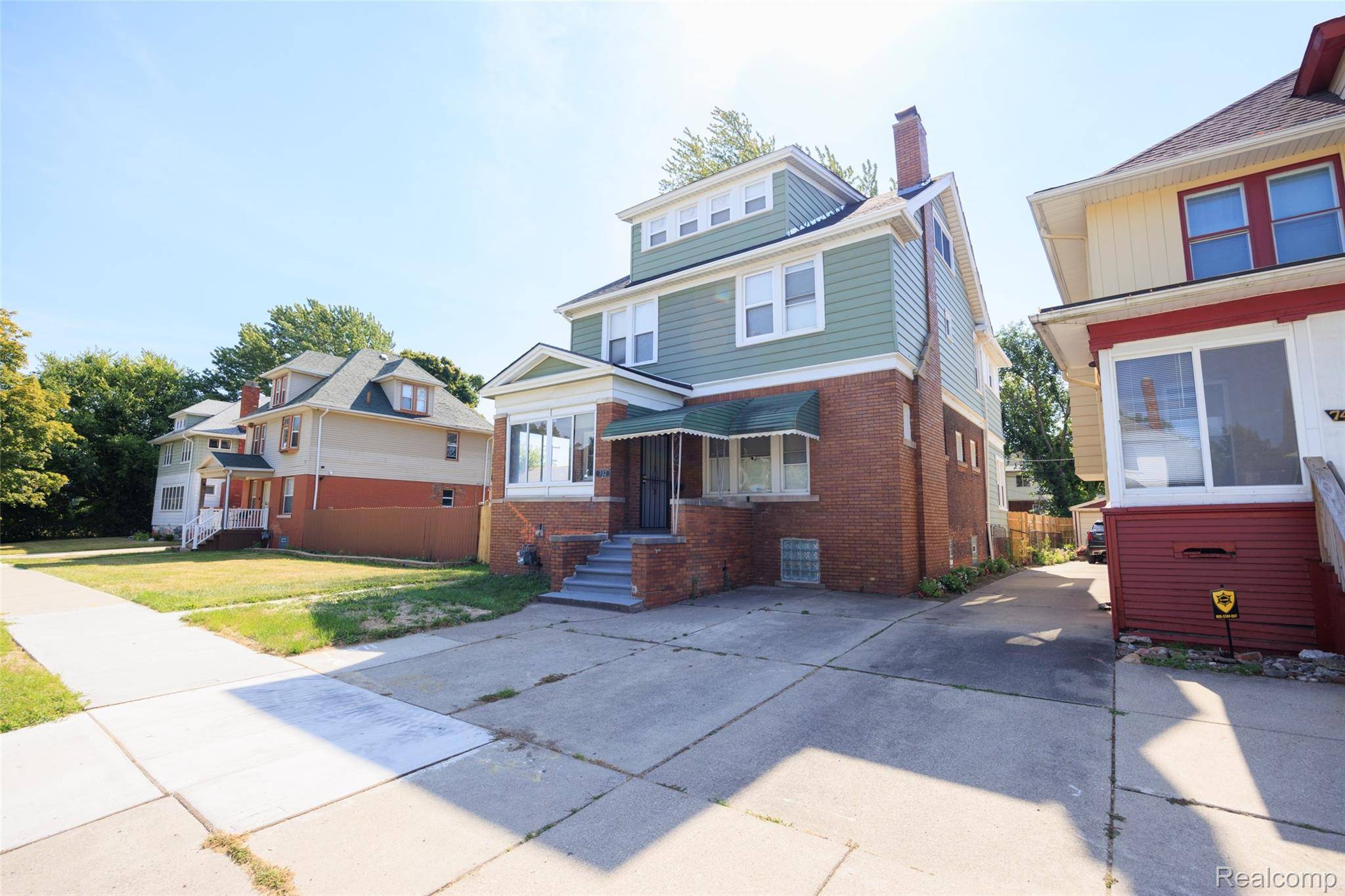 Detroit, MI 48202,737 Webb ST